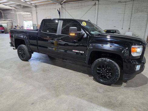 Used 2017 GMC Sierra 2500 SLT w/ All Terrain X HD Package AWD/4WD image 18