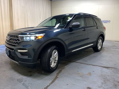 Used 2024 Ford Explorer XLT w/ Equipment Group 202A AWD/4WD image 7