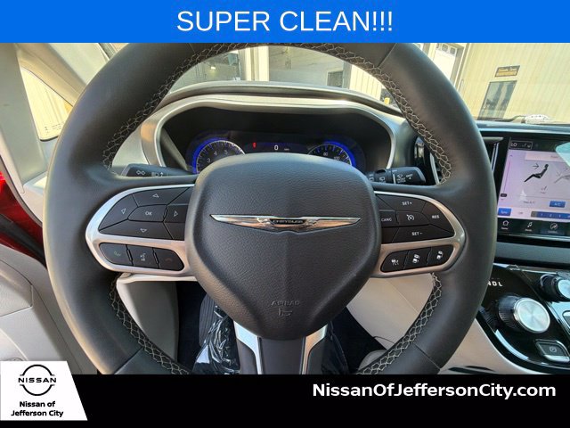Used 2024 Chrysler Pacifica Touring-L FWD image 28
