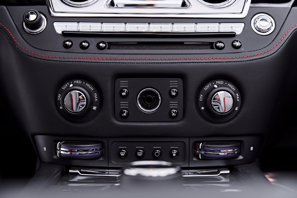 Used 2019 Rolls-Royce Dawn RWD image 67