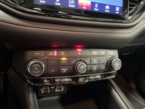 Used 2024 Dodge Durango GT image 22