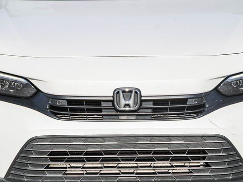 Used 2023 Honda Civic Touring image 7