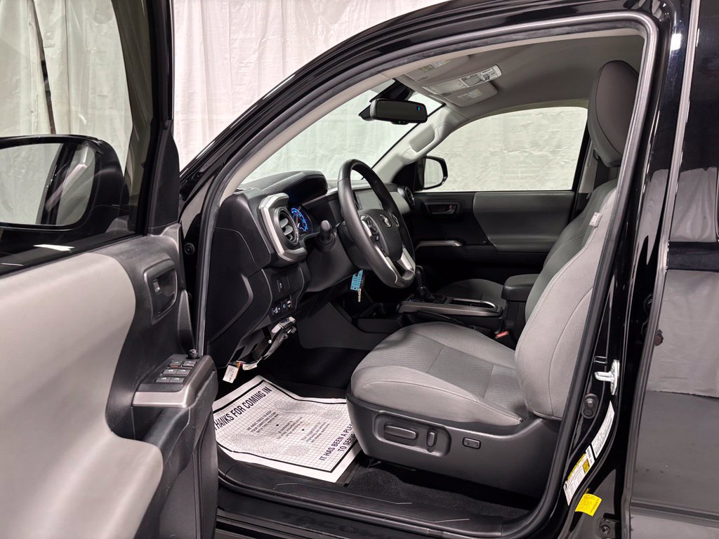 Used 2022 Toyota Tacoma SR5 AWD/4WD image 10