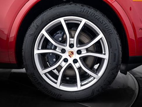Certified 2026 Porsche Cayenne AWD/4WD image 11