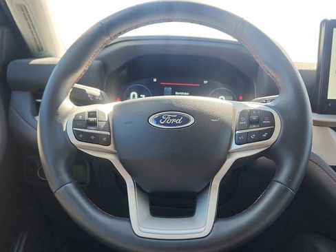 Used 2025 Ford Explorer Active image 13