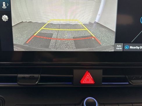 Used 2025 Hyundai Elantra SEL image 13