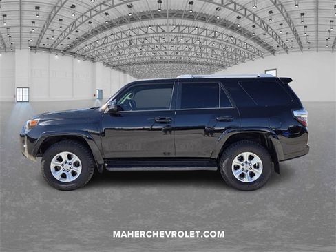 Used 2018 Toyota 4Runner SR5 image 4