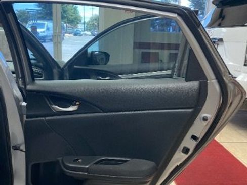 Used 2019 Honda Civic LX image 7