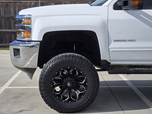 Used 2019 Chevrolet Silverado 2500 LT image 6
