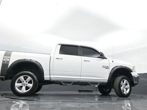 Used 2019 RAM 1500 Classic SLT image 32