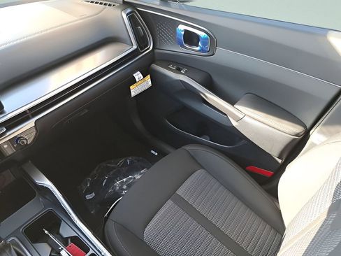 New 2026 Kia Sorento LX FWD image 17