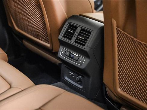 Used 2025 Audi Q5 Prestige w/ Prestige Package image 18