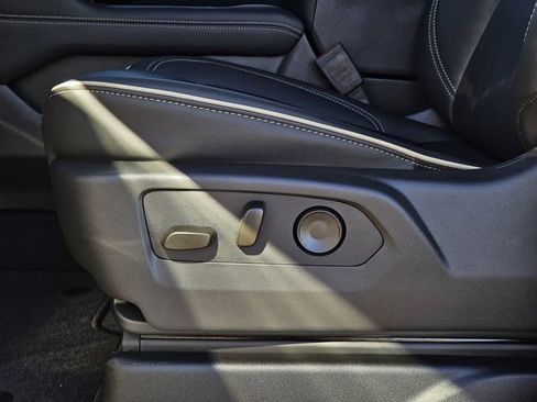 New 2026 GMC Yukon XL Elevation image 18