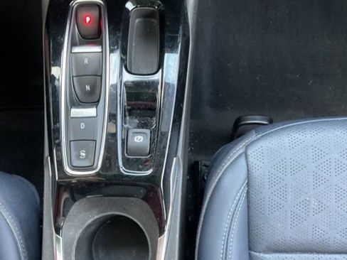 Used 2022 Chevrolet Bolt EUV LT w/ Convenience Package image 25