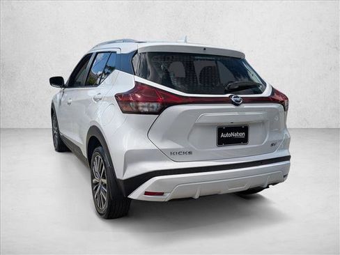 Certified 2021 Nissan Kicks SV FWD image 8