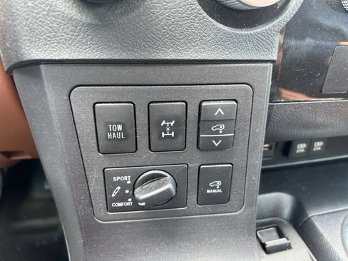 Used 2022 Toyota Sequoia Platinum AWD/4WD image 13