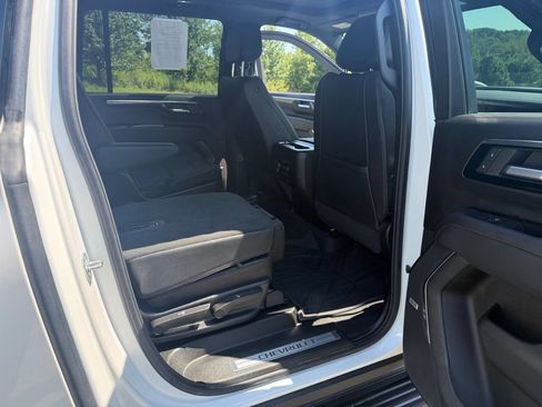 Used 2025 Chevrolet Suburban RST w/ Comfort Package AWD/4WD image 27