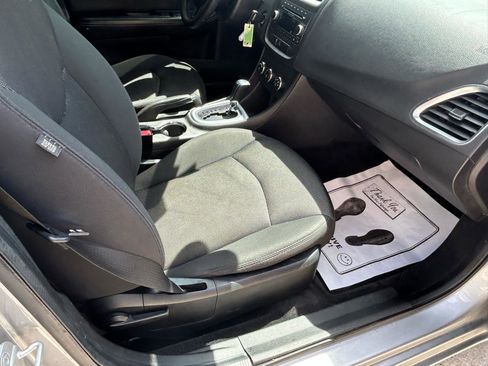 Used 2013 Dodge Avenger SE FWD image 11