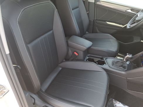 Used 2022 Volkswagen Tiguan SE FWD image 10