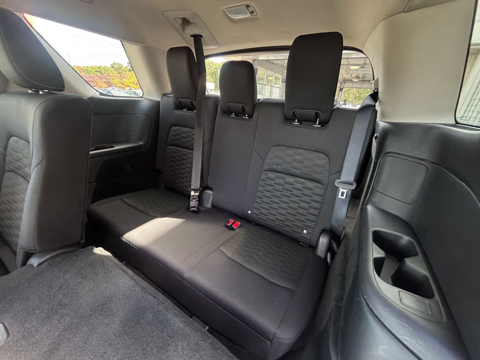 Used 2025 Nissan Pathfinder SV AWD/4WD image 30