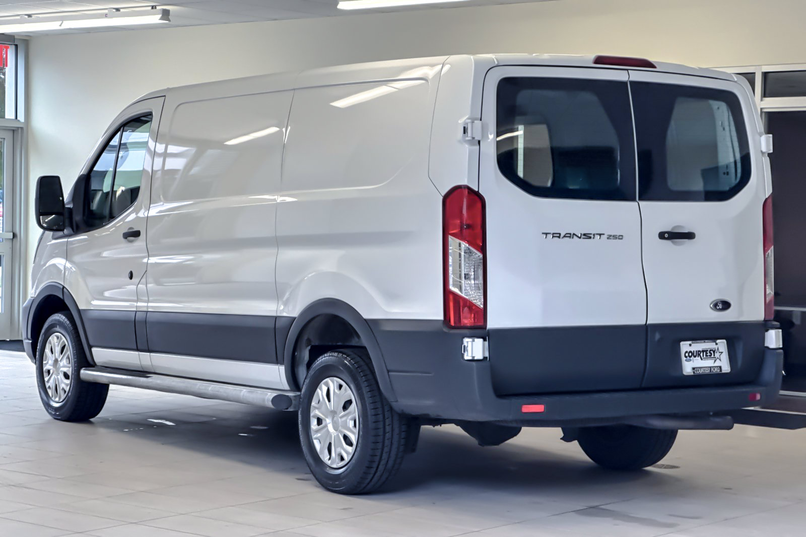 Used 2025 Ford Transit 250 Low Roof w/ Exterior Upgrade Package RWD image 6