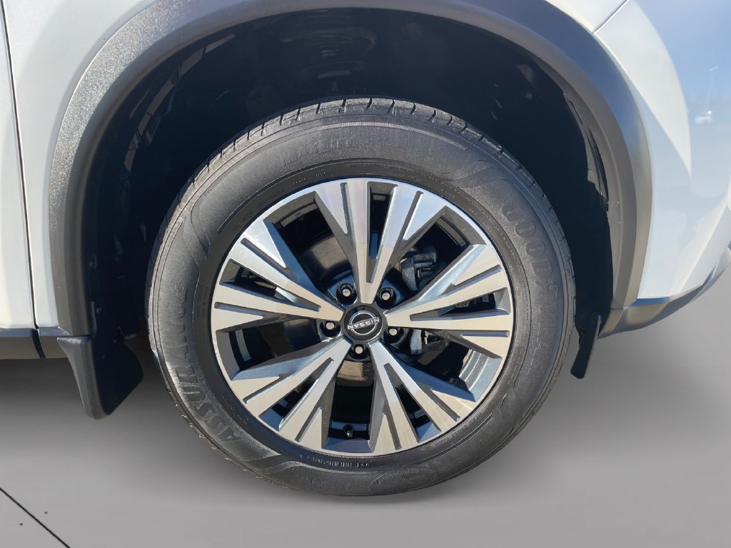 Used 2023 Nissan Rogue SV AWD/4WD image 9