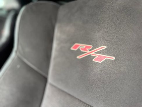Used 2015 Dodge Challenger R/T Scat Pack w/ Leather Interior Group RWD image 21