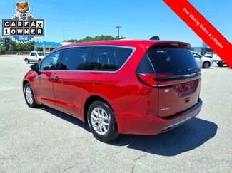 Used 2024 Chrysler Pacifica Touring-L FWD video 3
