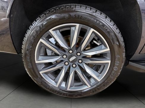 Certified 2022 Cadillac Escalade Sport AWD/4WD image 11