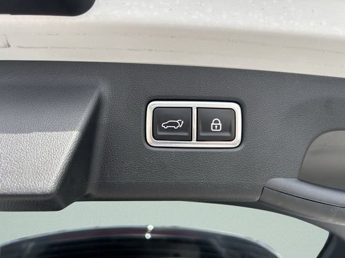 Used 2023 Kia Sorento EX w/ Panoramic Sunroof Package FWD image 16
