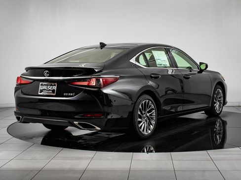 New 2025 Lexus ES 350 Ultra Luxury image 7