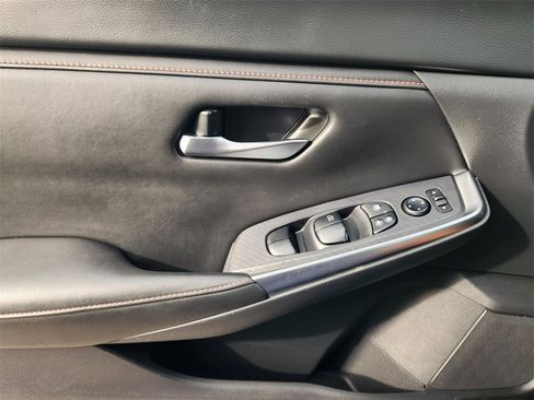 Used 2024 Nissan Sentra SR image 25