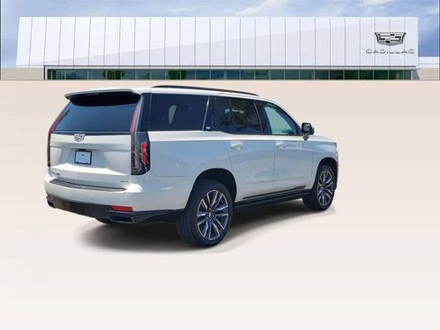 Certified 2022 Cadillac Escalade Sport Platinum w/ Heavy-Duty Trailer Package AWD/4WD image 8
