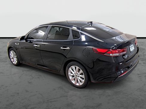 Used 2018 Kia Optima S image 2
