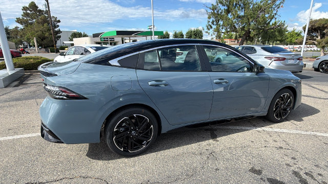 Used 2026 Nissan Sentra SR w/ Floor Mat Package FWD image 3