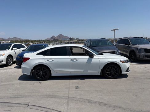 Used 2023 Honda Civic Sport image 3