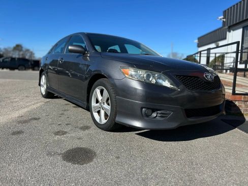 Used 2011 Toyota Camry SE image 4