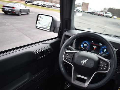 New 2025 Ford Bronco 4-Door image 15