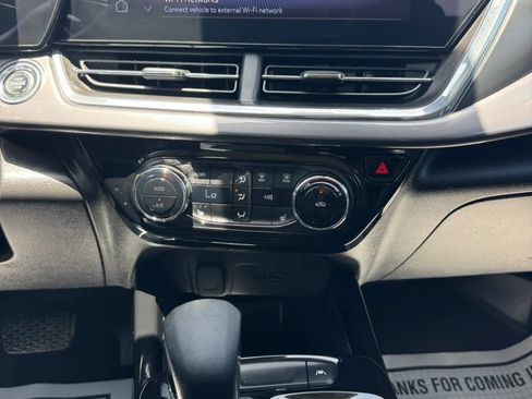 Used 2025 Chevrolet Trax ACTIV w/ Driver Confidence Package FWD image 51
