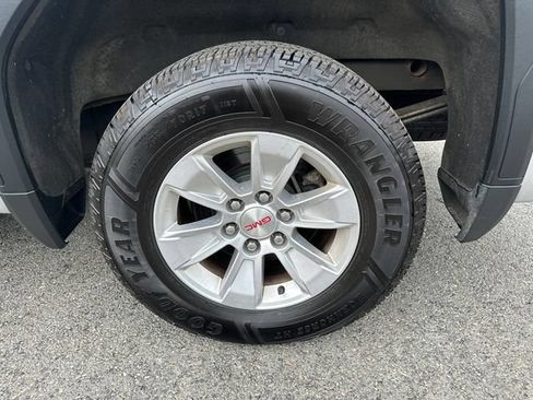 Used 2019 GMC Sierra 1500 SLE w/ SLE Value Package AWD/4WD image 14