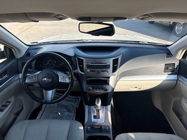 Used 2010 Subaru Outback 2.5i Premium AWD/4WD image 16