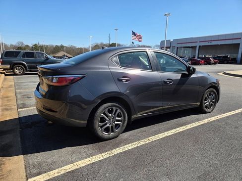 Used 2019 Toyota Yaris LE image 7