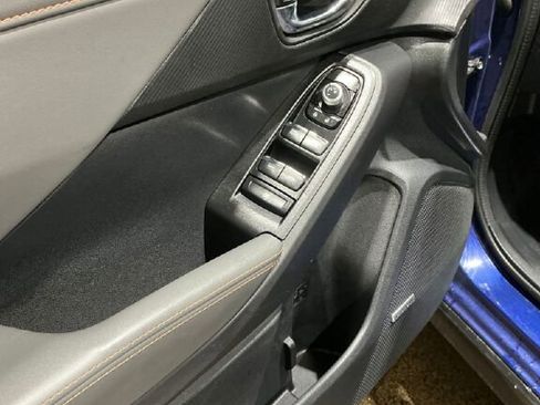 Certified 2025 Subaru Crosstrek 2.5i Limited image 5