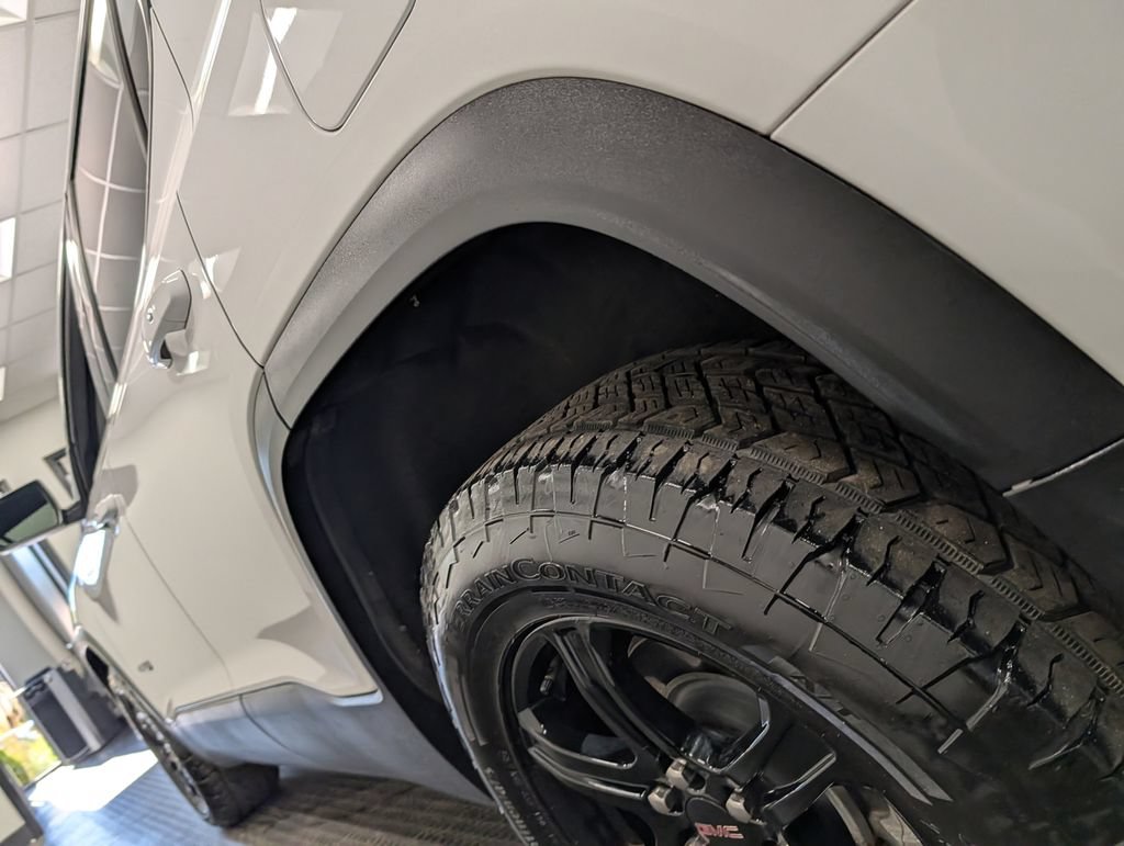 Used 2023 GMC Acadia AT4 AWD/4WD image 31