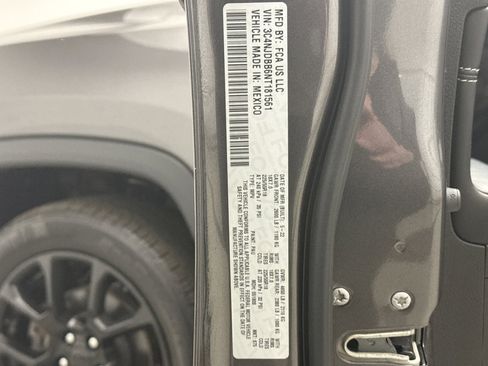 Used 2022 Jeep Compass Latitude w/ Sun and Sound Group AWD/4WD image 23