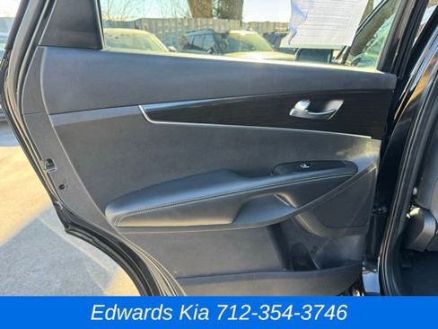 Used 2020 Kia Sorento LX w/ LX I4 Convenience Package image 16