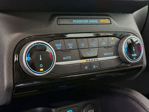 Certified 2022 Ford Escape SE w/ Convenience Package image 16