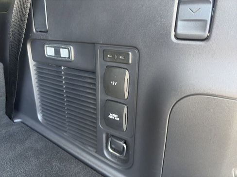Used 2025 Ford Expedition Platinum AWD/4WD image 35
