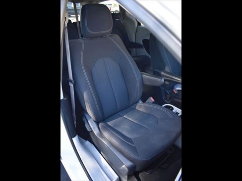 Used 2022 Chrysler Voyager LX w/ Fleet Security Group FWD image 33