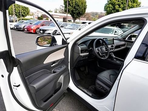 Used 2026 Toyota Grand Highlander AWD Hybrid image 36